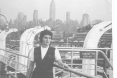 Lo skyline di New York accoglie Brunilde, 1955.